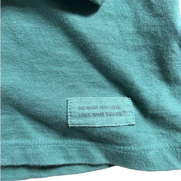 Life is Good Women’s Long Sleeved T Shirt Size Small
There’s No Place Like Roam - Picture 3 of 8